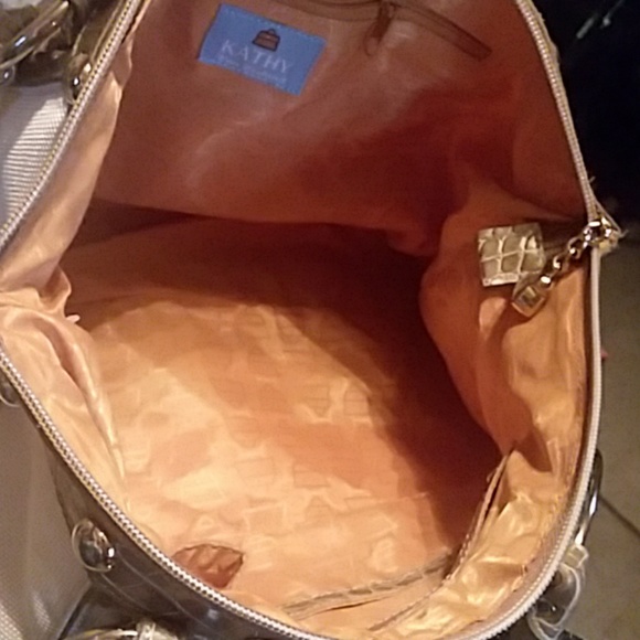 KVZeeland Handbag & Bling - Picture 5 of 8
